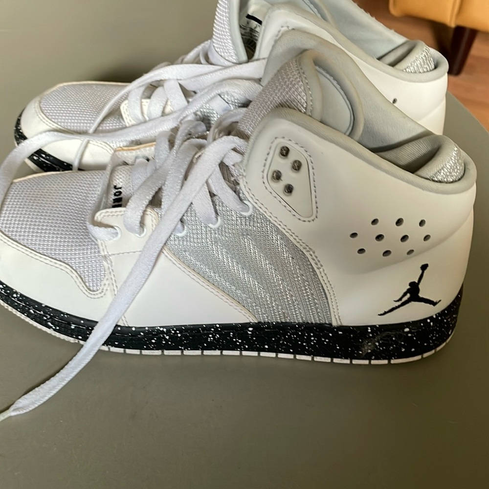 Air Jordan 1 Flight 4
White/Black/Gray Shoes 7Y